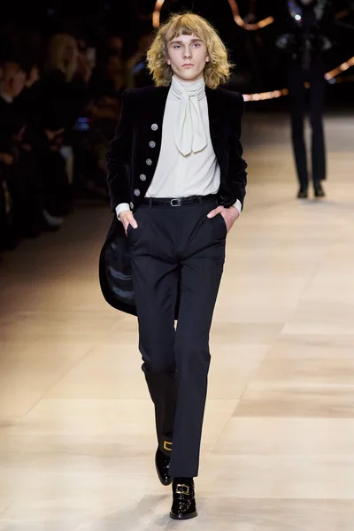 Look 99